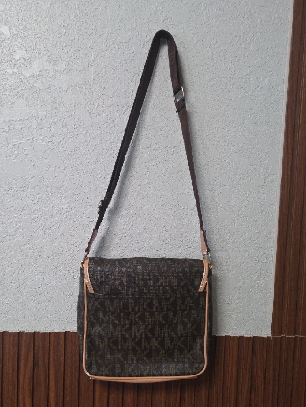 Michael Kors Brown Monogram Crossbody with Tan Trim - Picture 3 of 7
